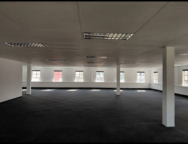 362M² OFFICE TO LET IN FOURWAYS